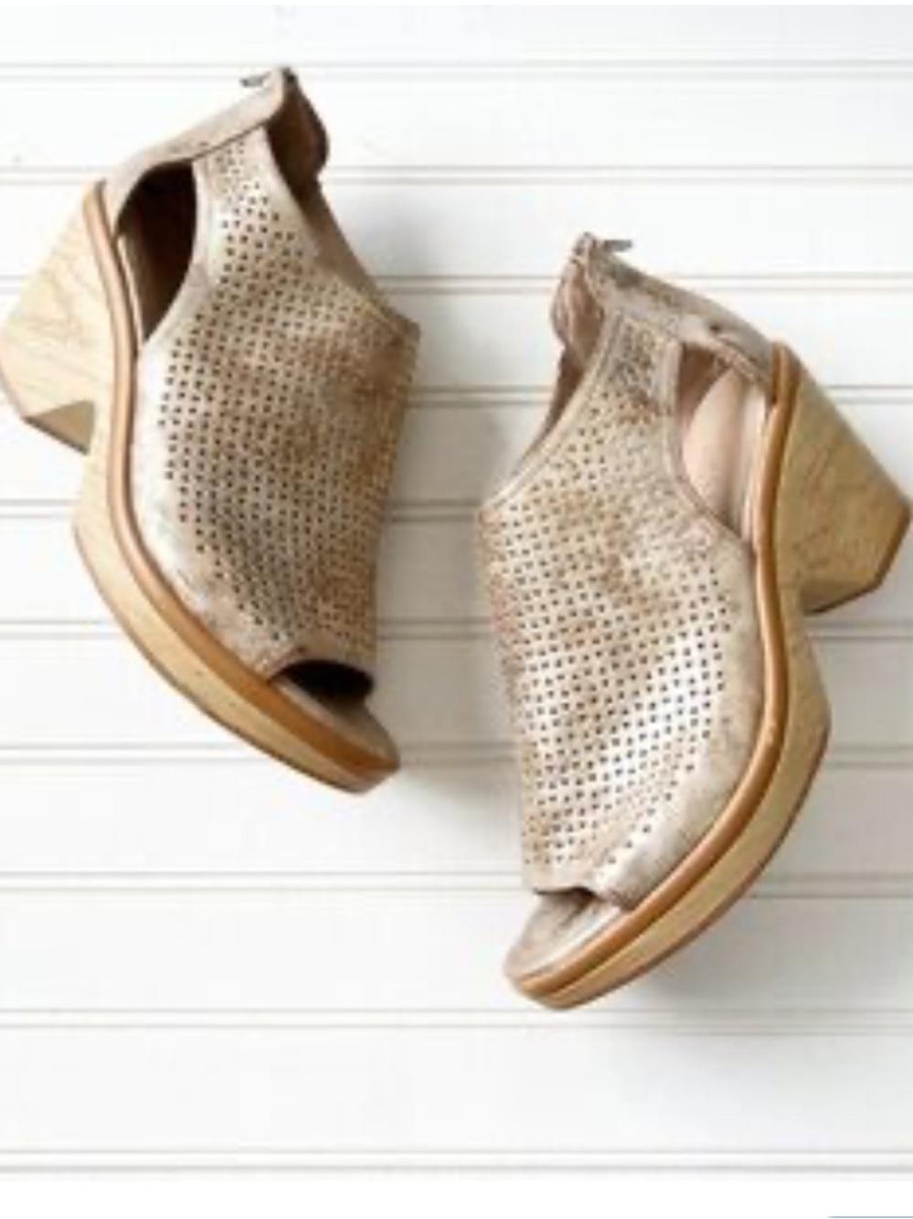 Naturalizer Taupe Laser-Cut Peep-Toe Mules 8M